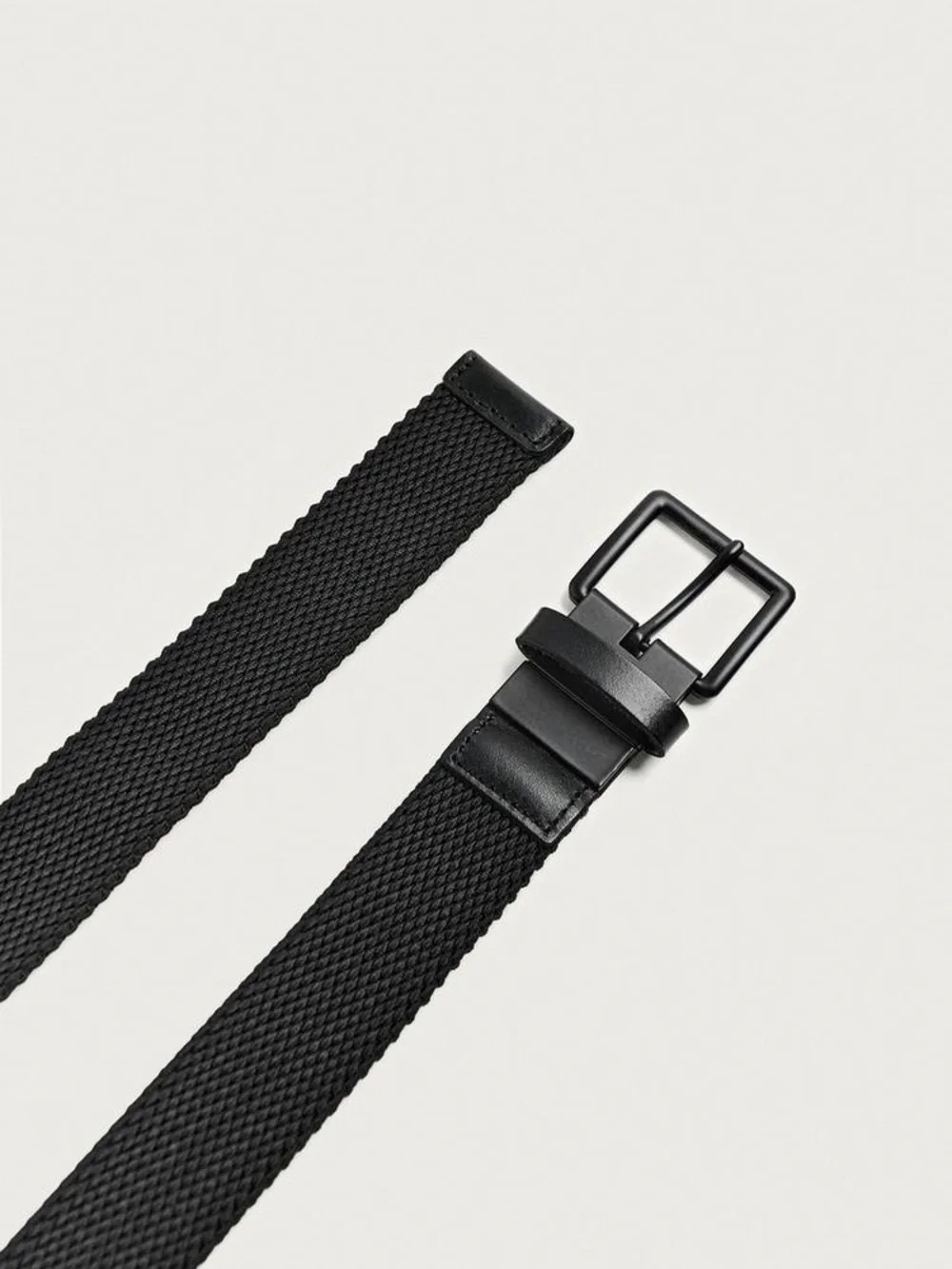 NWOT. Zara Man Black Reversible Leather Trim Stretch Belt. Size M.